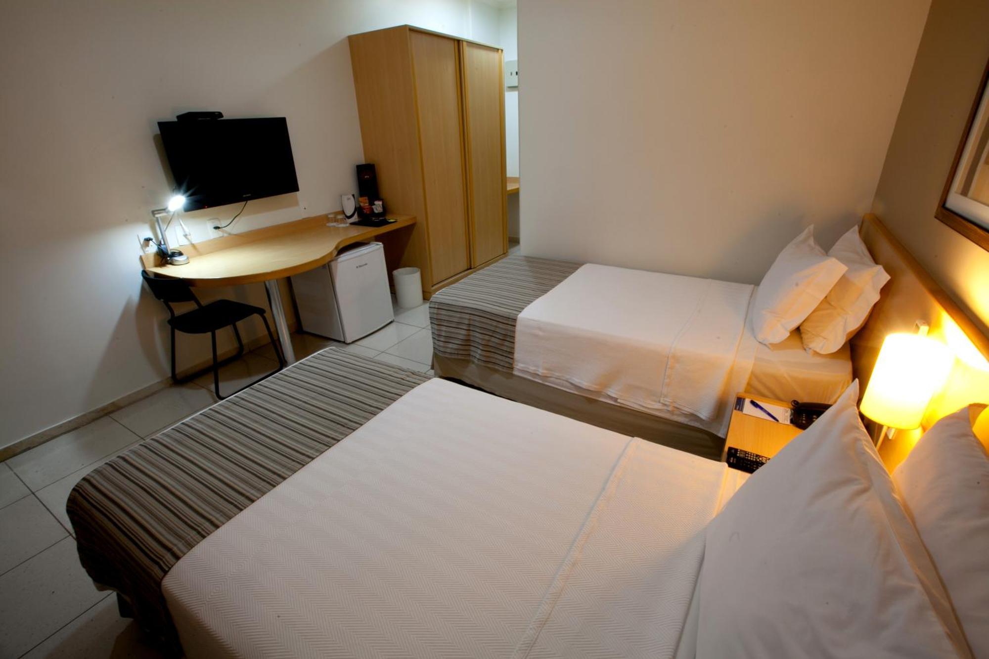 Oitis Hotel Goiânia Zimmer foto