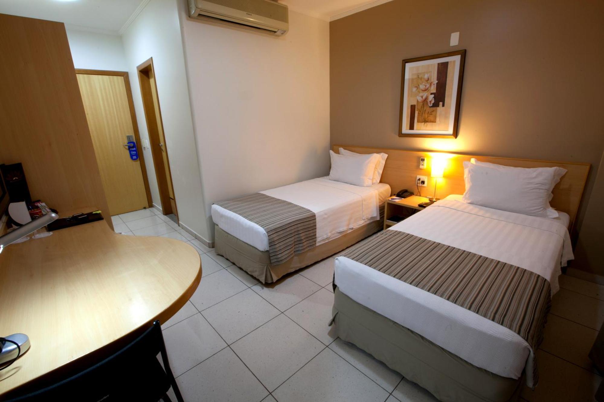 Oitis Hotel Goiânia Zimmer foto